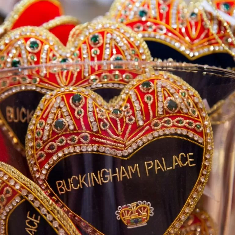 Royal Collection Shop Decorations*Buckingham Palace Navy And Red Heart Decoration